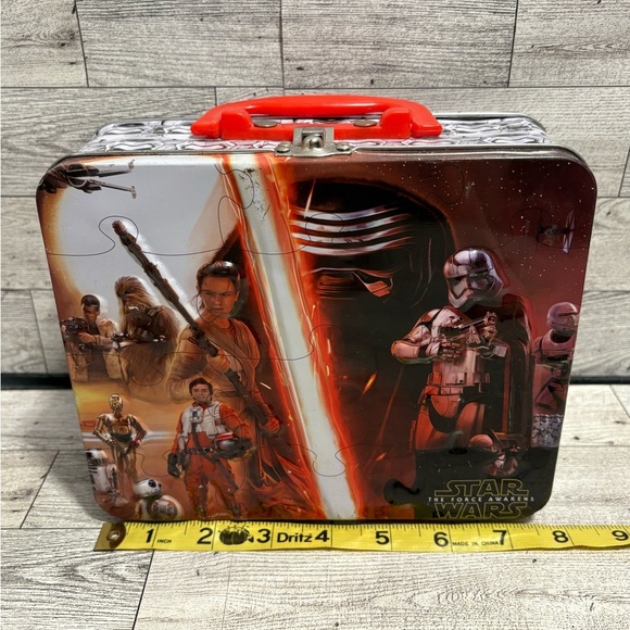Star Wars Red and Black Tin Lunchbox - Picture 1 of 3